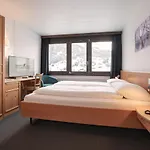 Jungfrau Lodge, Annex Crystal Hotel
