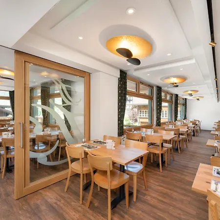 Готель Jungfrau Lodge, Annex Crystal 3*