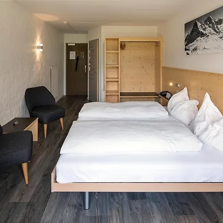 Jungfrau Lodge, Annex Crystal Готель 3*