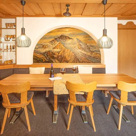 Jungfrau Lodge, Annex Crystal Γκρίντελβαλντ